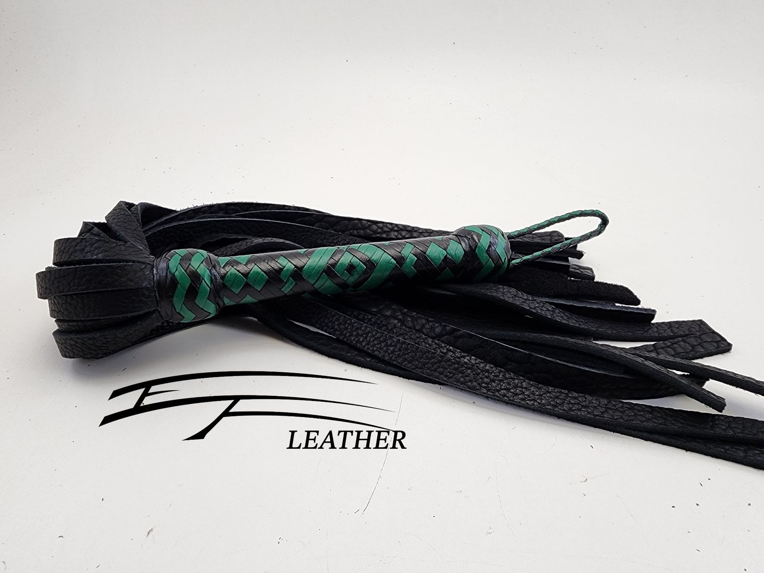 18" Buffalo Flogger - Premium Line - Black &amp; Jade Green (20-Plait Custom Pattern Handle)