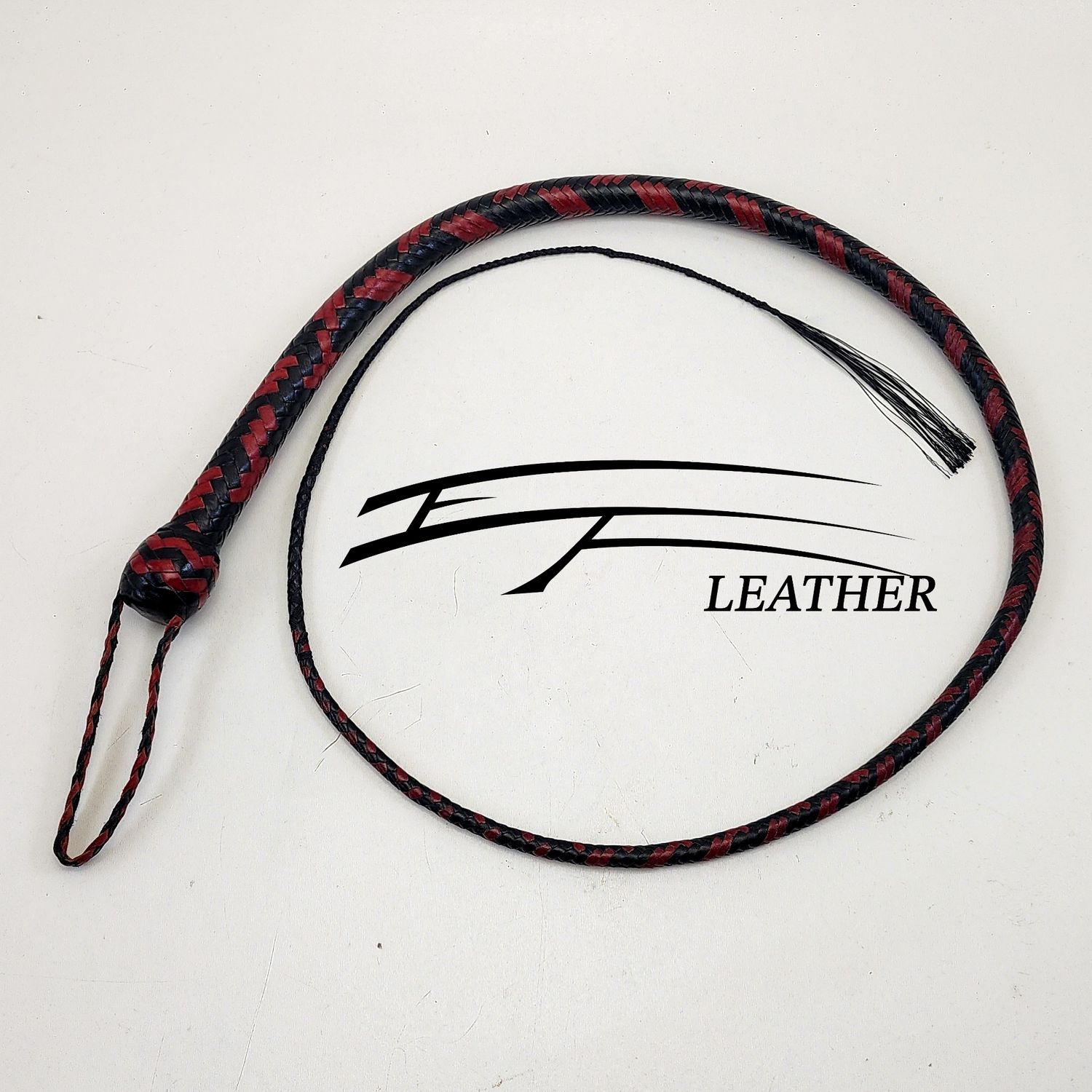 4ft 16-Plait Kangaroo Signal Whip – Black &amp; Red