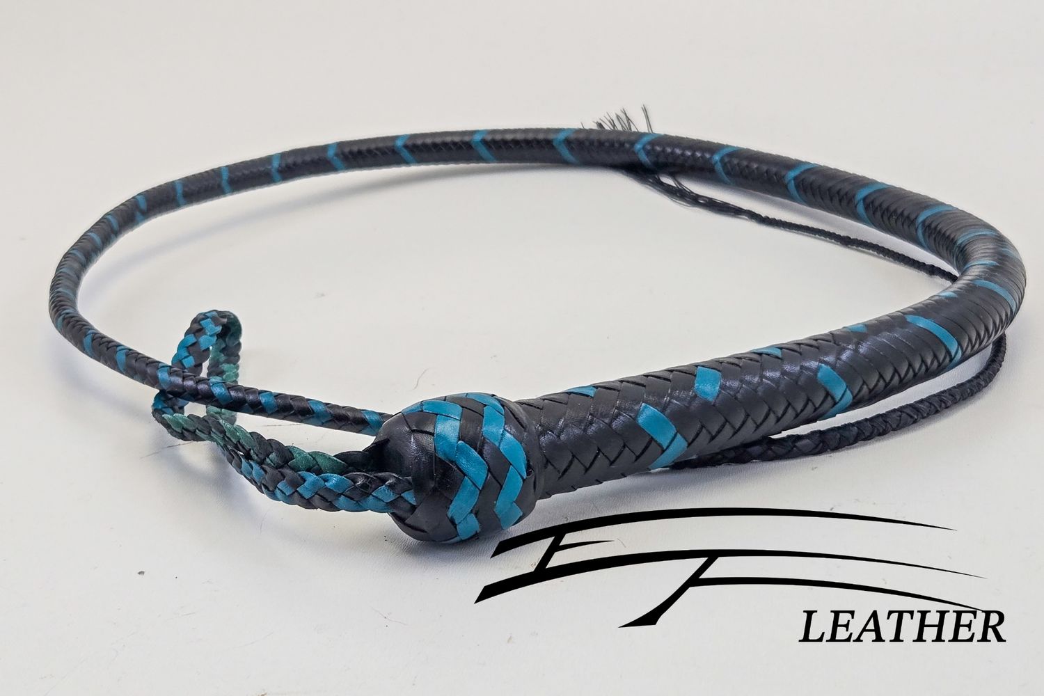 4ft 16-Plait Kangaroo Signal Whip – Black &amp; Aqua Single-Strand Chevron