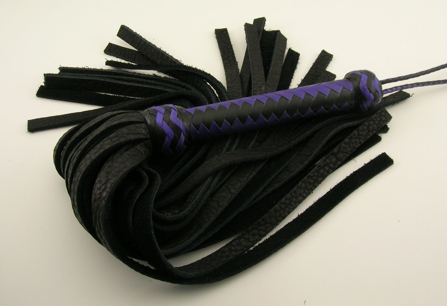 Core Line - Buffalo Hide Flogger 