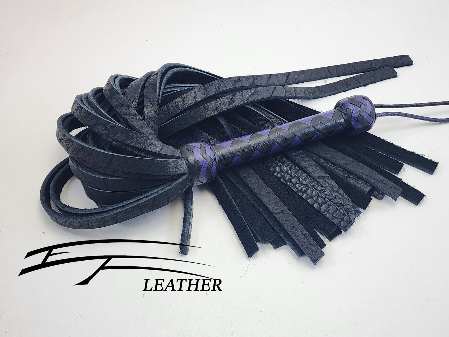  18" Buffalo Leather Flogger – Core Line – Black &amp; Purple (12-Plait Irregular Herringbone)