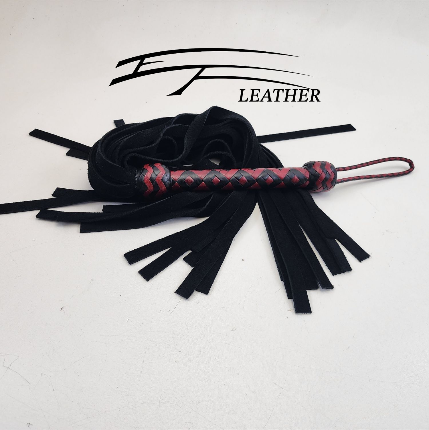 18" Suede Flogger – Core Line – Black &amp; Red (12-Plait Bird's Eye)