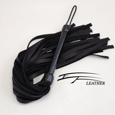 20" Moose Flogger - Signature Line - Black (16-Plait Short Herringbone Handle)