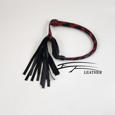 Cow Galley Whip – 16 Plait – Black &amp; Red
