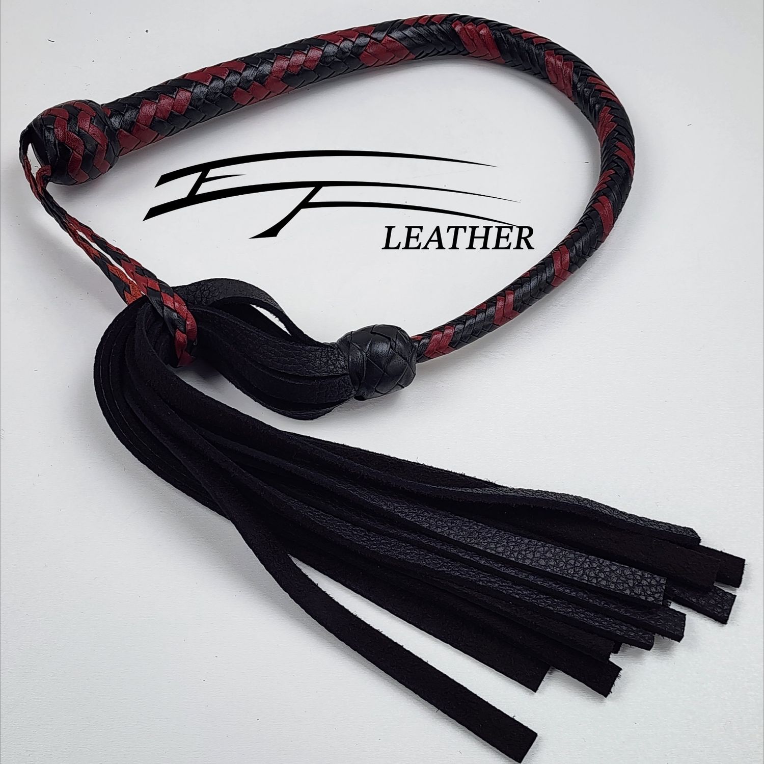 16-Plait Moose Galley Whip – Black &amp; Red