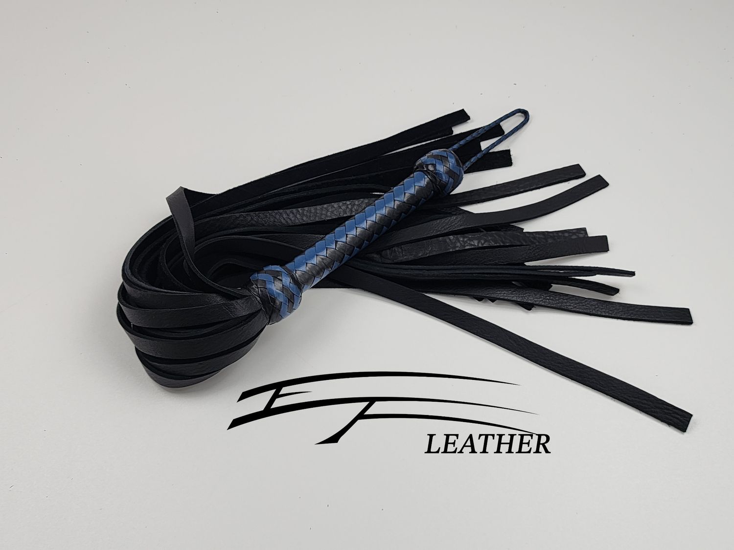 18" Bullhide Flogger – Core Line – Black &amp; Royal Blue (12-Plait Short Herringbone)