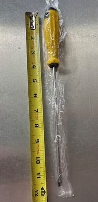 Screwdriver for industrial sewing machines