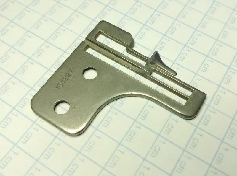 NEEDLE PLATE FOR SINGER 246 OVERLOCK
