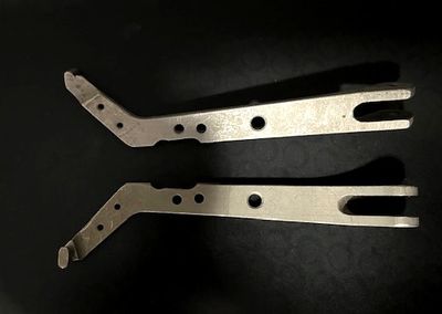 Swing-Out Presser Bar for SINGER 246