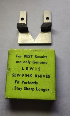 BOTTOM PINKING KNIFE F/LEWIS- 119-24 GENUNINE