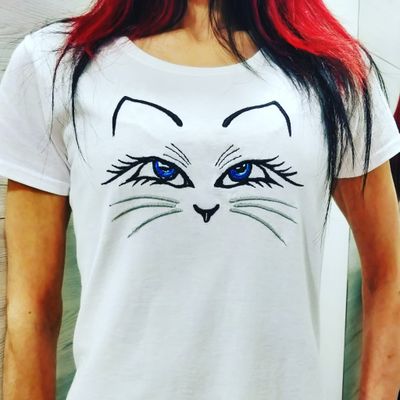 T-Shirt donna con ricamo &quot;MUSO DI GATTO&quot;
