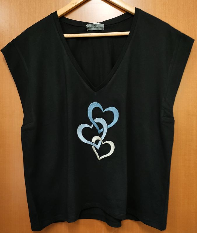 T-Shirt donna con ricamo