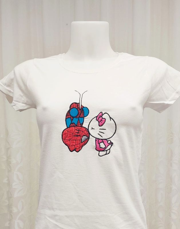 T-Shirt donna con ricamo