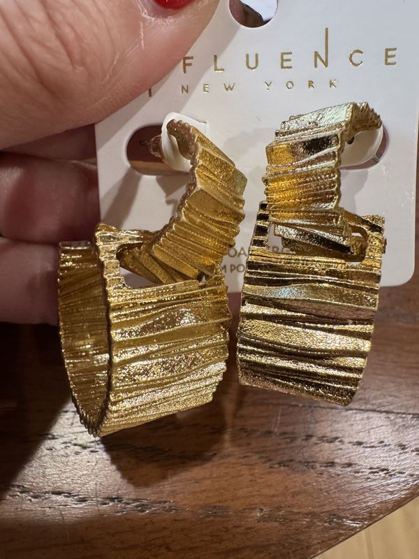 Ruffle TEXTURED DOUBLE LOOP HOOPS