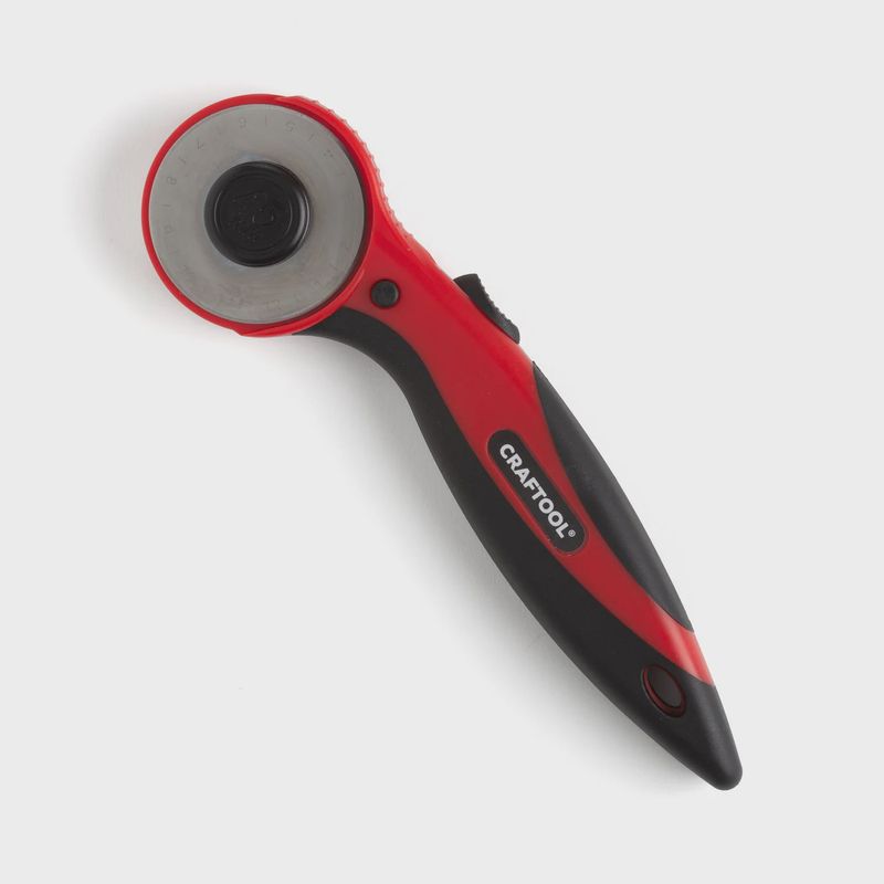 EASY GRIP ROTARY CUTTER
