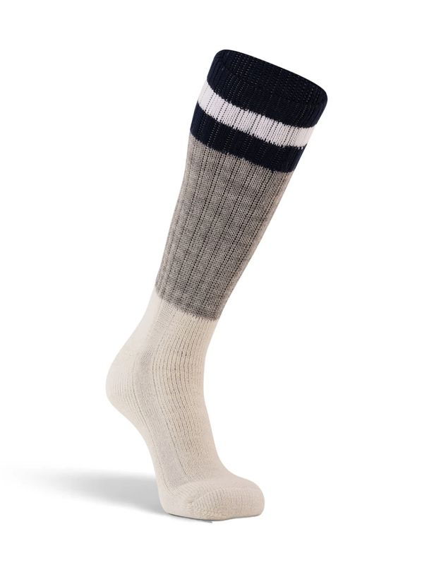 MEN'S OUTDOOESOX EXTRA-HEAVYWEIGHT MID-CALF BOOT AND FIELD SOCK