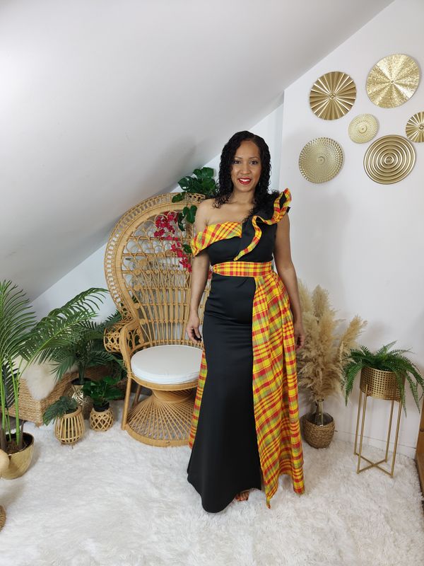 Robe noire asymétrique fendu Wax