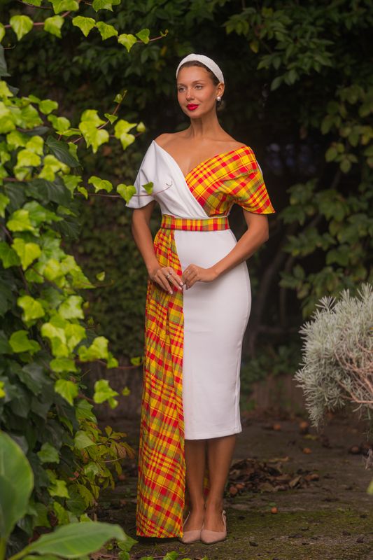 Robe épaules dénudés Asymétrique Blanche Madras Robe épaules dénudés Asymétrique Blanche Madras