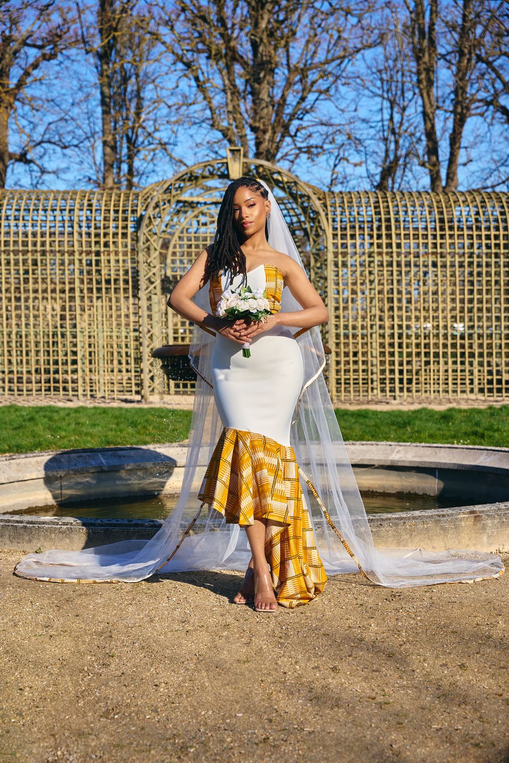 Ensemble Cap baratte et Robe bandage bustier Asymétrique Wax