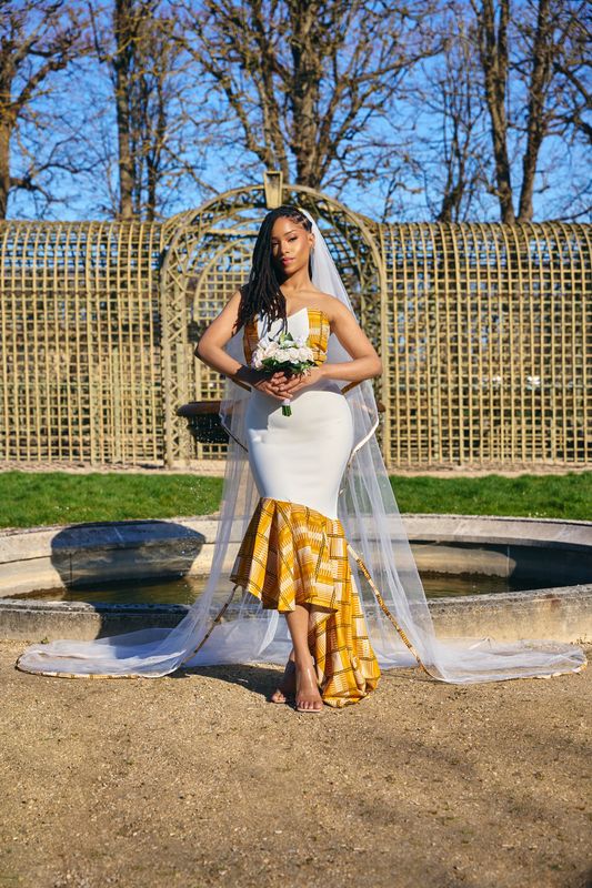 Ensemble Cap baratte et Robe bandage bustier Asymétrique Wax Ensemble Cap baratte et Robe bandage bustier Asymétrique Wax