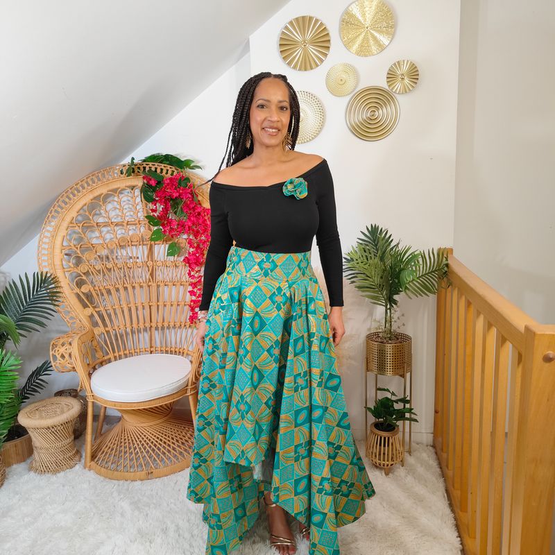 Ensemble Jupe trapèze wax et top épaules dénudées broche assortie