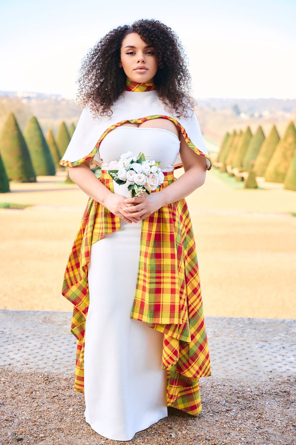 Robe Bustier sirène drapé Madras asymétrique avec cap intégré