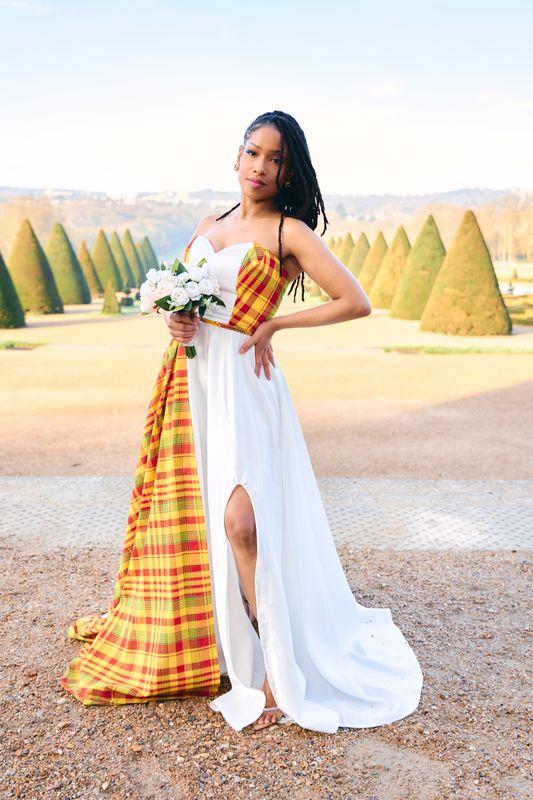 Robe Bustier forme trapèze fendu et drapé Madras Robe Bustier forme trapèze fendu et drapé Madras