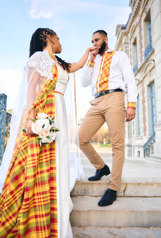 Ensemble Robe Bustier forme trapèze fendue et Cap madras Ensemble Robe Bustier forme trapèze fendue et Cap madras