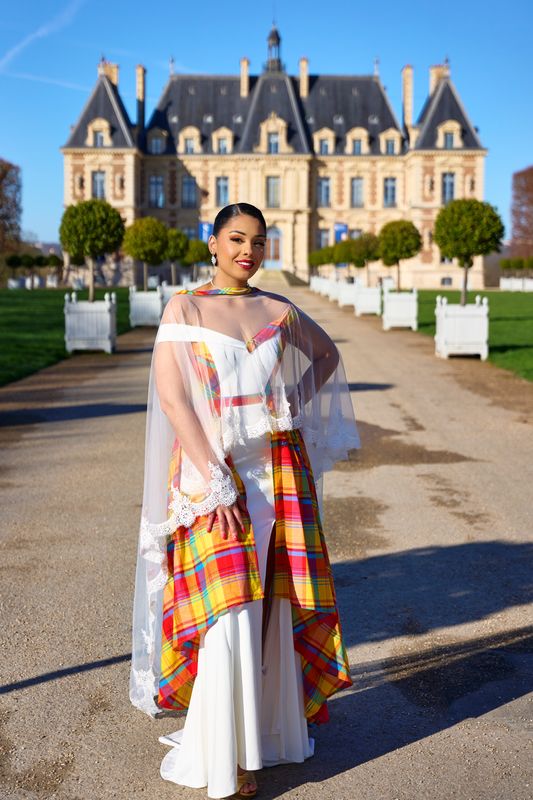 Ensemble cape et Robe marié epaule dénudées drapé Madras Ensemble cape et Robe marié epaule dénudées drapé Madras