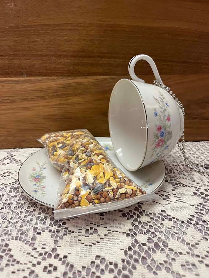 Bird Feeder Tea Cup Set