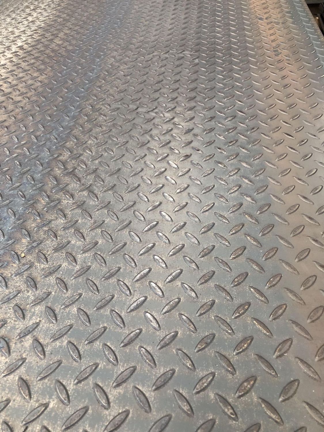 CHECKER PLATE GALV  2400X1200X2.5MM