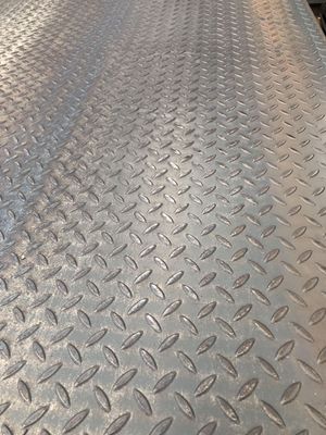 CHECKER PLATE GALV  2400X1200X2.5MM