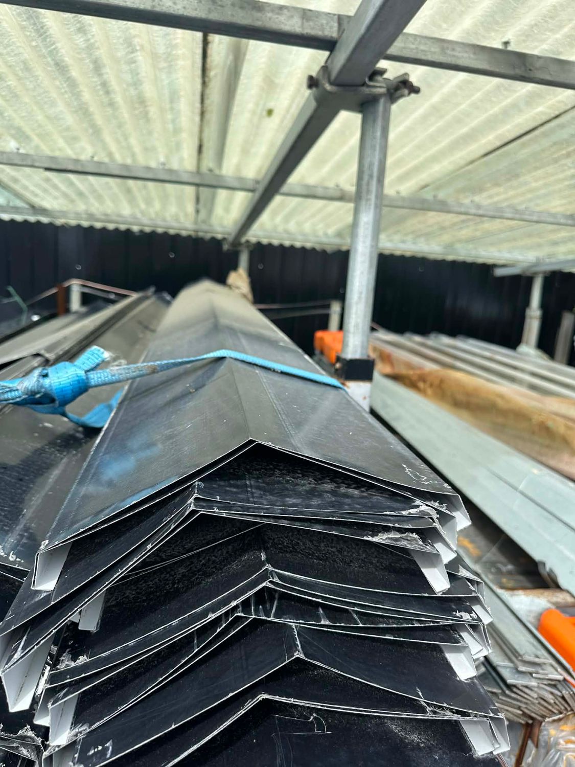 Zincalum Black Ridge Capping - 3.8m