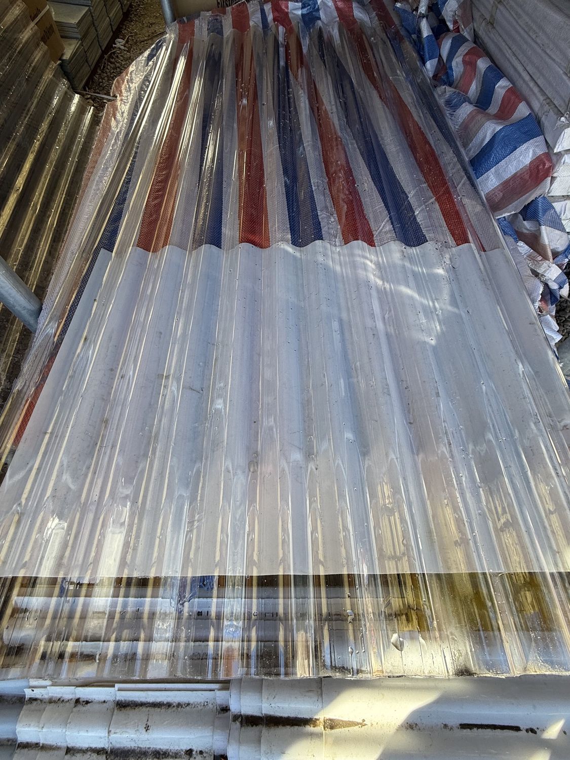 Polycarbonate Corrugated 900x0.8mm / 4000mm
