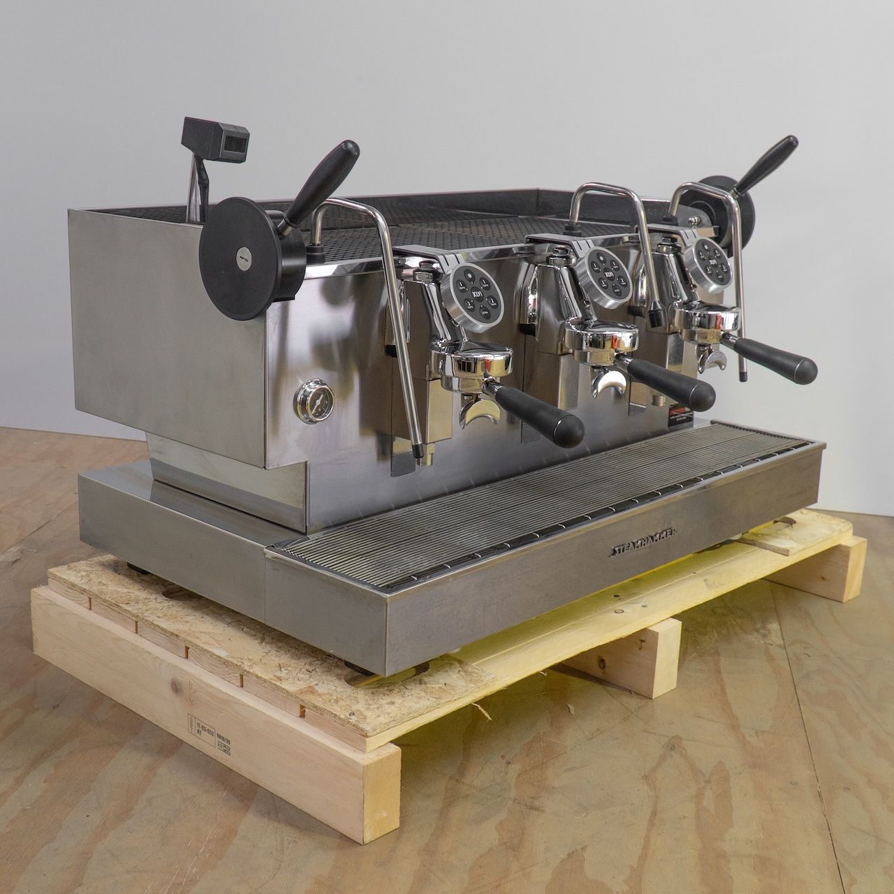 XLVI 3 Group Steamhammer Commercial Coffee Machine (Pre-owned) #3