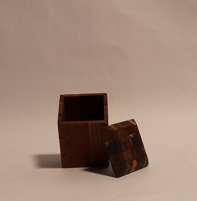 SM. Box, 1, Dwain Naragon