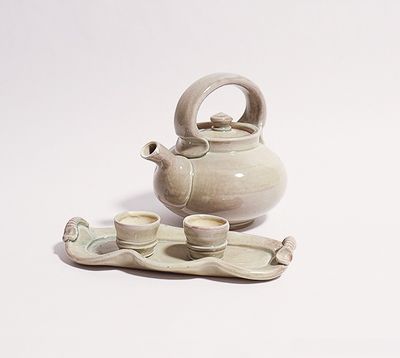 Saki Set: 2 Cups w/Plate- Eric Hoefer