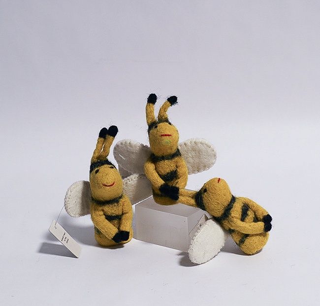 Felt Finger Puppet -Bee, The Winding Road