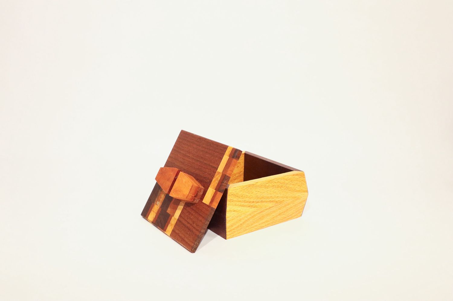Dwain Naragon, Medium Box #40