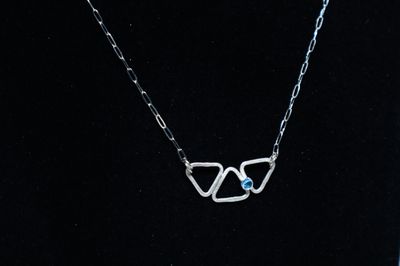 Triple Tri Trapeze, Vivian Gaston