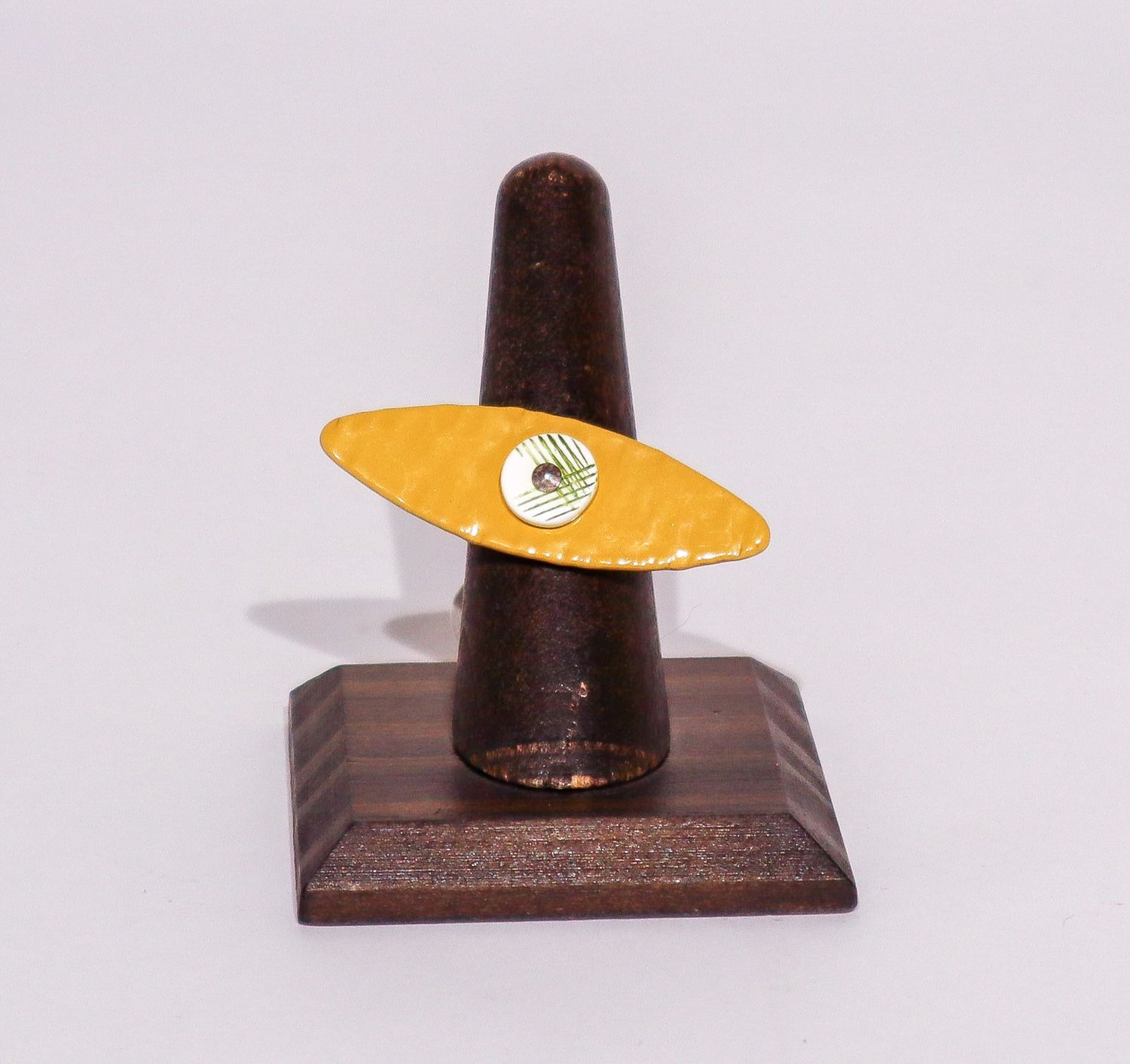 Mustard Canoe Ring, Kelly Miller