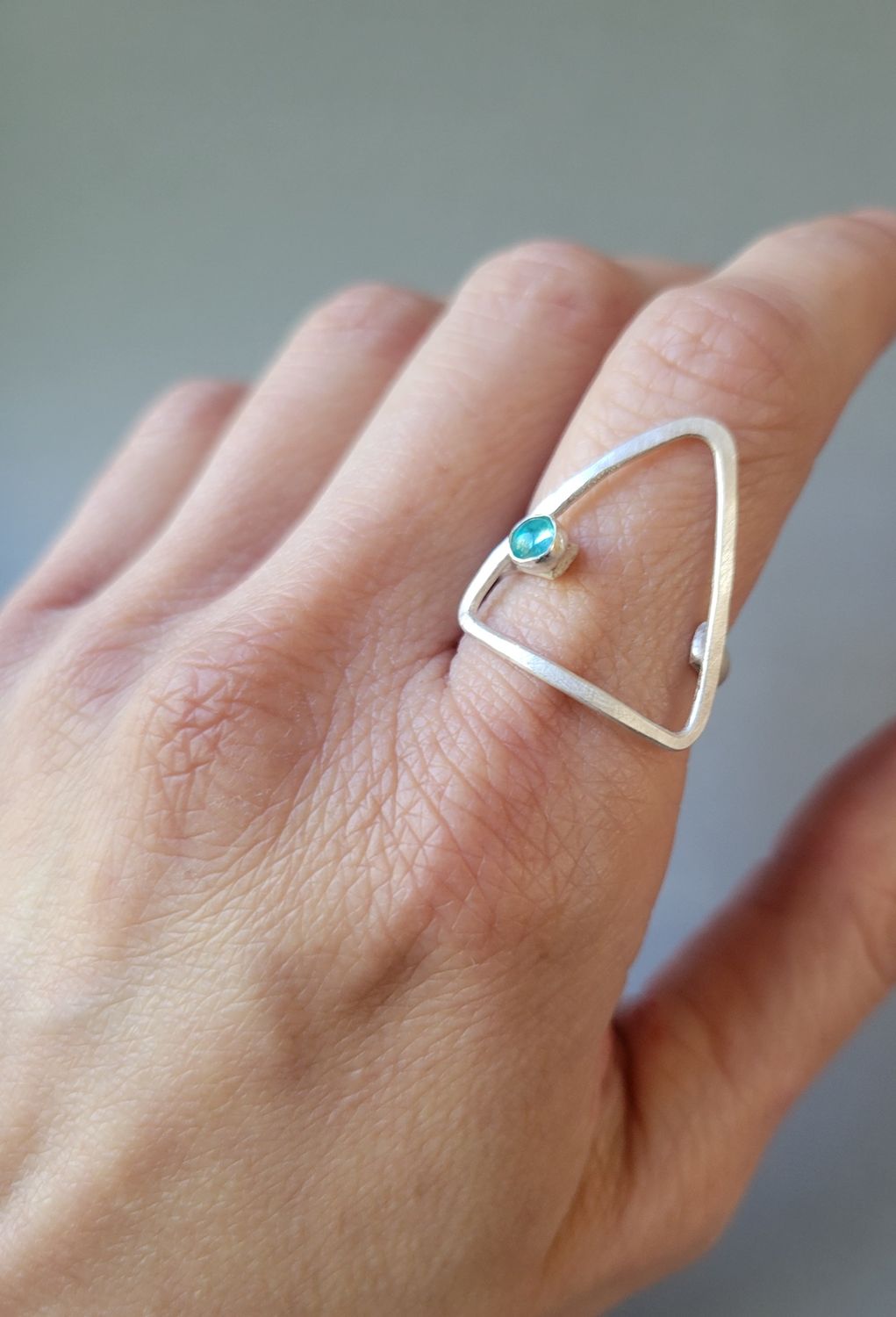 Single Tri (large)-Vivian Gaston