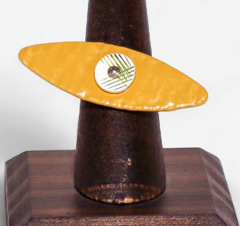 Mustard Canoe Ring, Kelly Miller