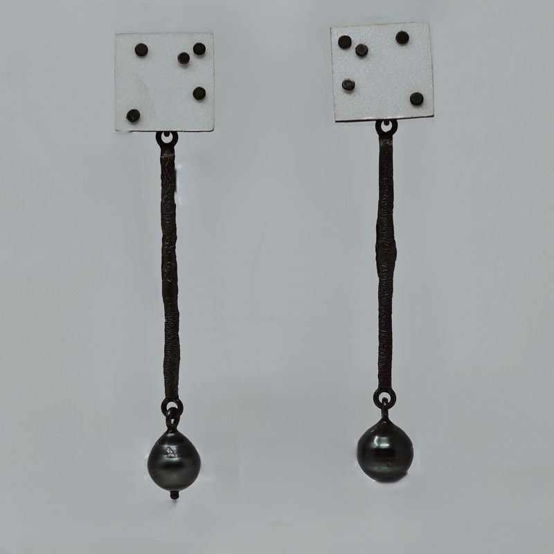 Laminate/SS/black pearl