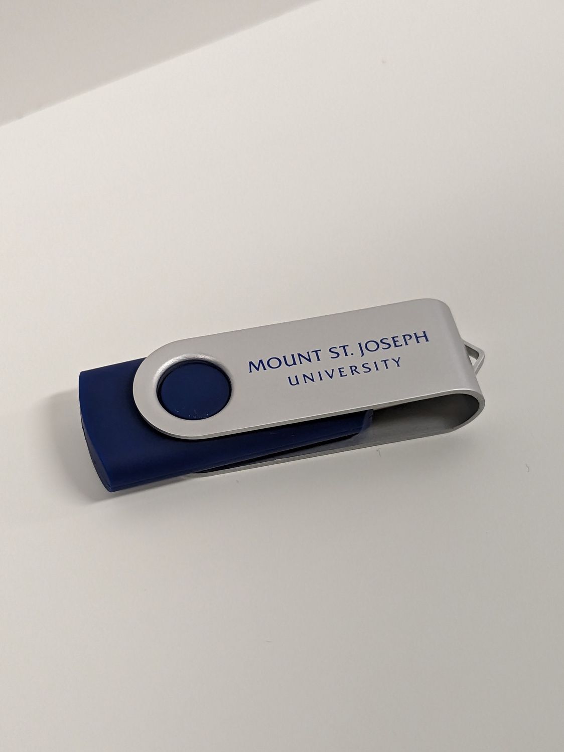 Flash Drive 2G - Navy MSJ Logo