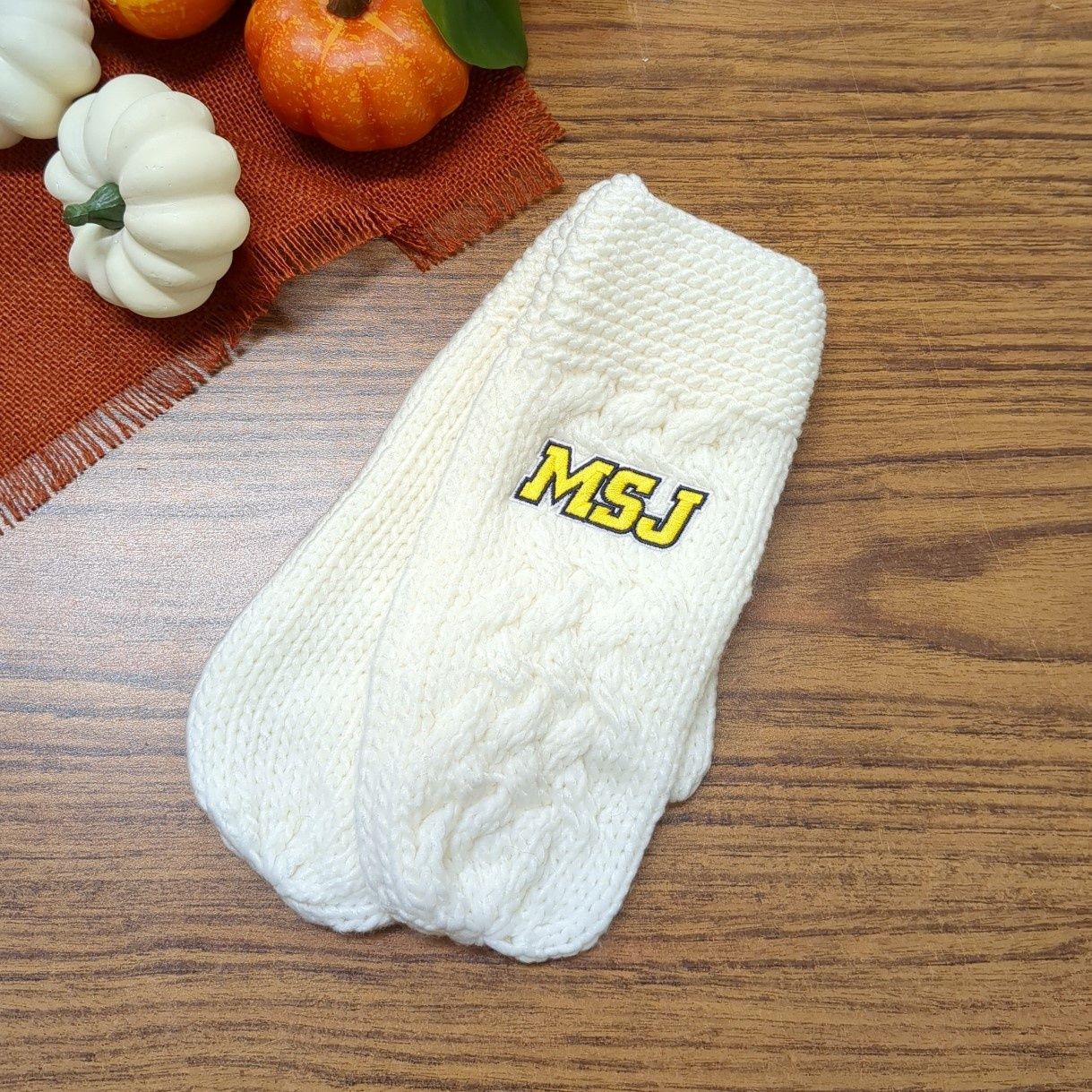 *Clearance Knit Mittens, Color: White