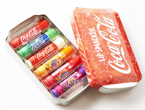 Lip Smacker Coca Cola 6 ชิ้น พร้อมกระป๋องเหล็กสุดน่ารัก