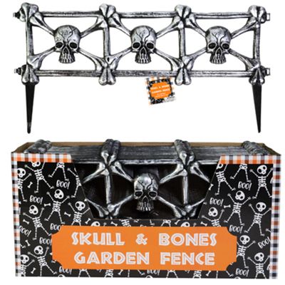 Halloween Fence w/ Skull