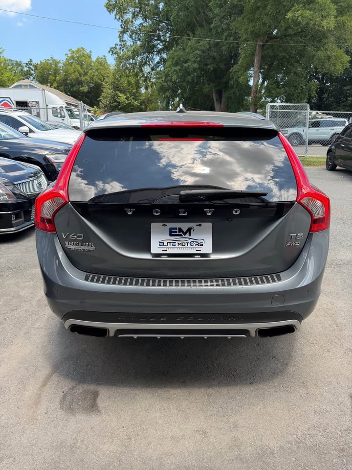 2016 Volvo V60 Platinum - Photo 6