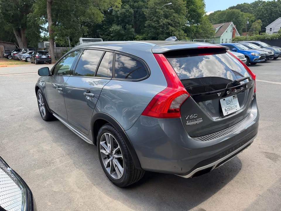 2016 Volvo V60 Platinum - Photo 7